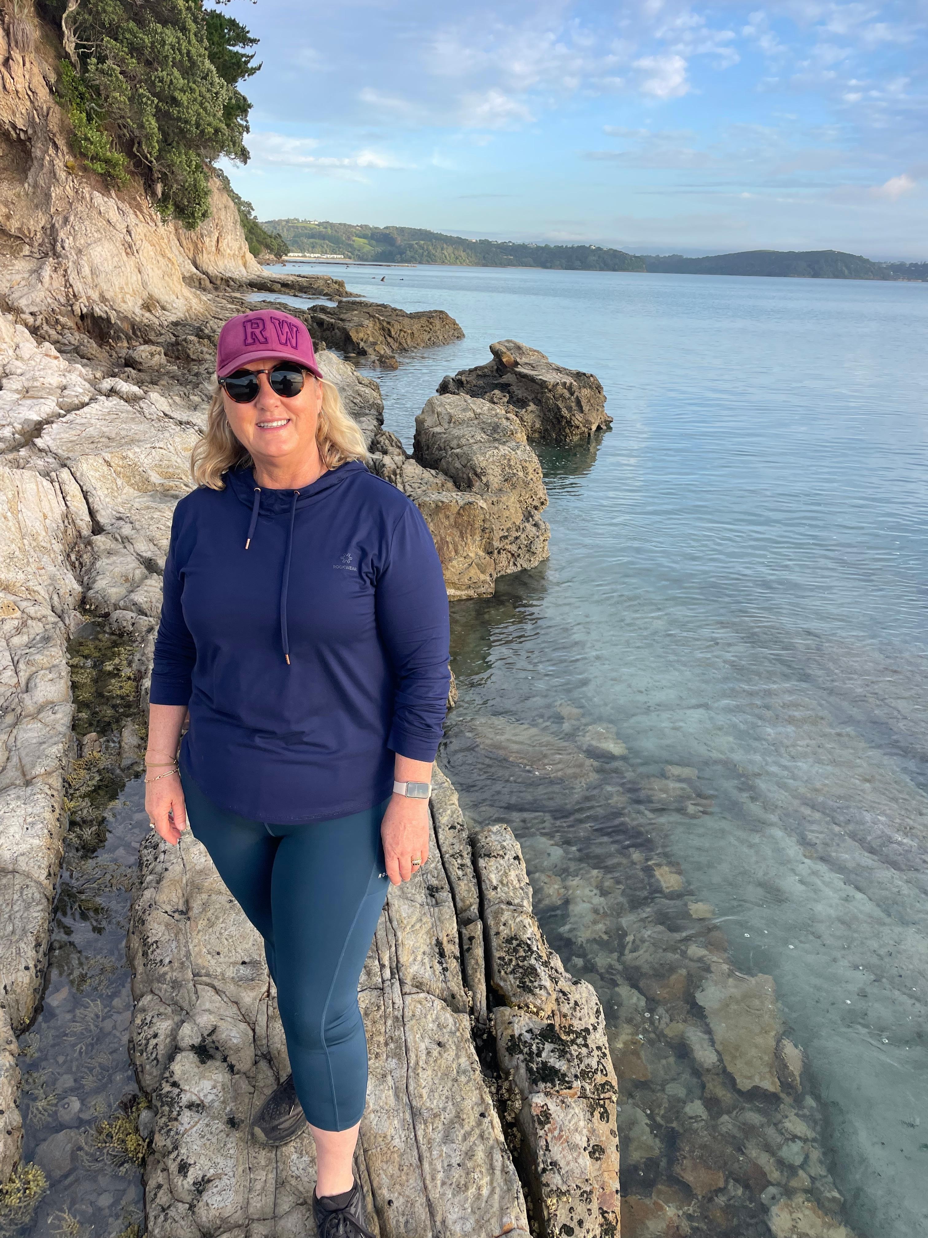  Walk around the rocks 