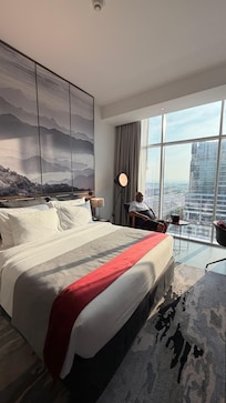 Nice
Modern room with the view