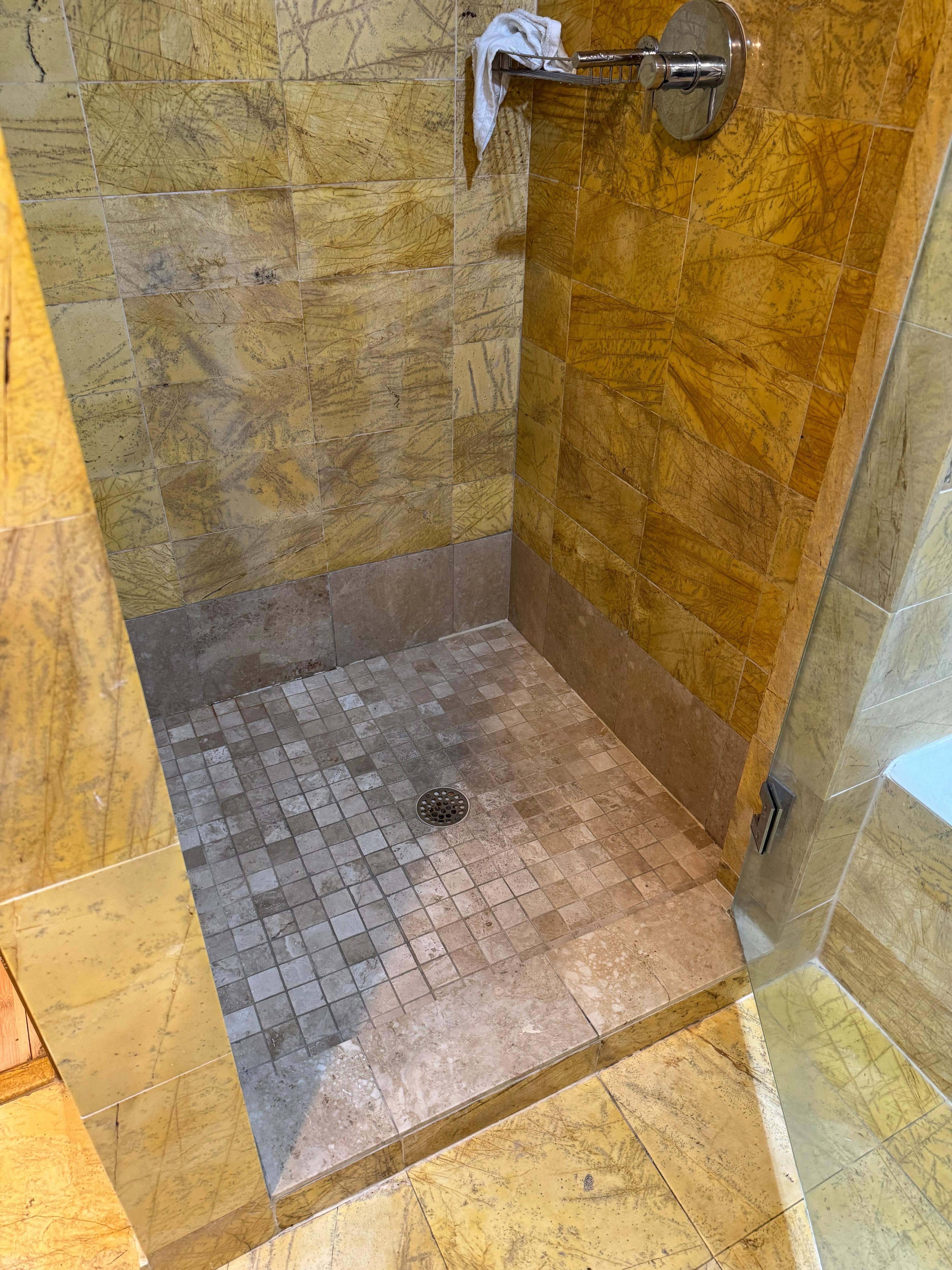 Access for a wheelchair user ?  