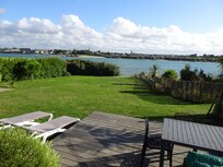 Vue de la location sur l'anse de Tresseny