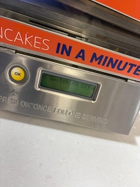 Another picture of 9:15 AM. 45 minutes left of breakfast and they turned the pancake machine off.