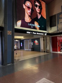 Easily accessible from Gare Centrale/Central Station