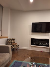 Tge living room area.