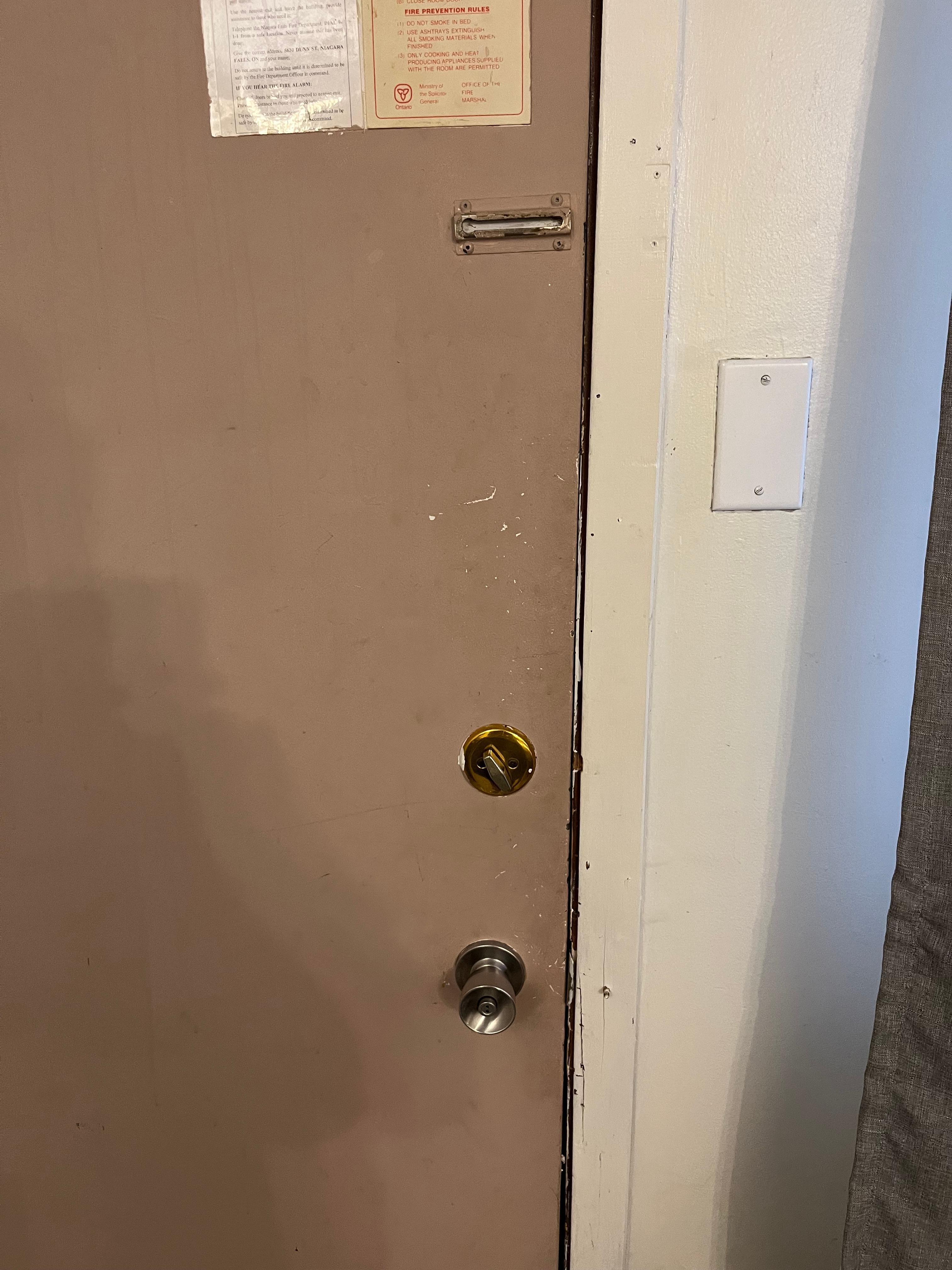 Deadbolt didn’t work and no security chain