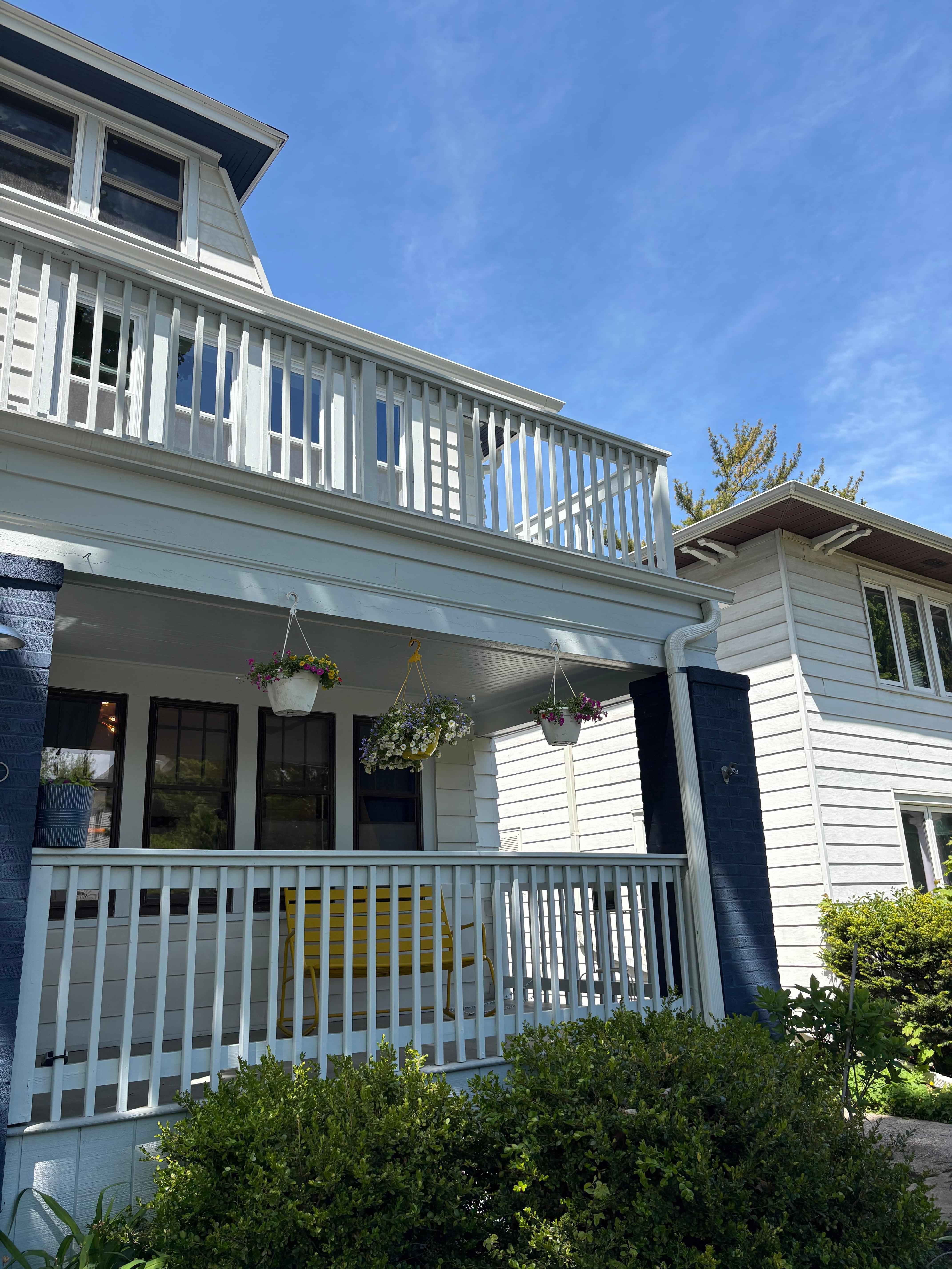 Nice porch. 