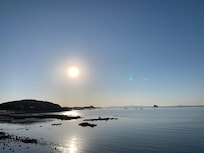 舞衣島(ムイド)に渡る手前に、蚕津島(チャムシンド)という小島がありますが、そのチャムシンドから仁川市内を撮影した画像。