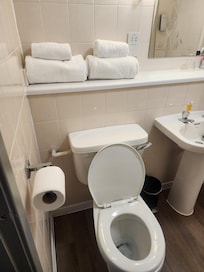 Plenty of towels. Nice and clean