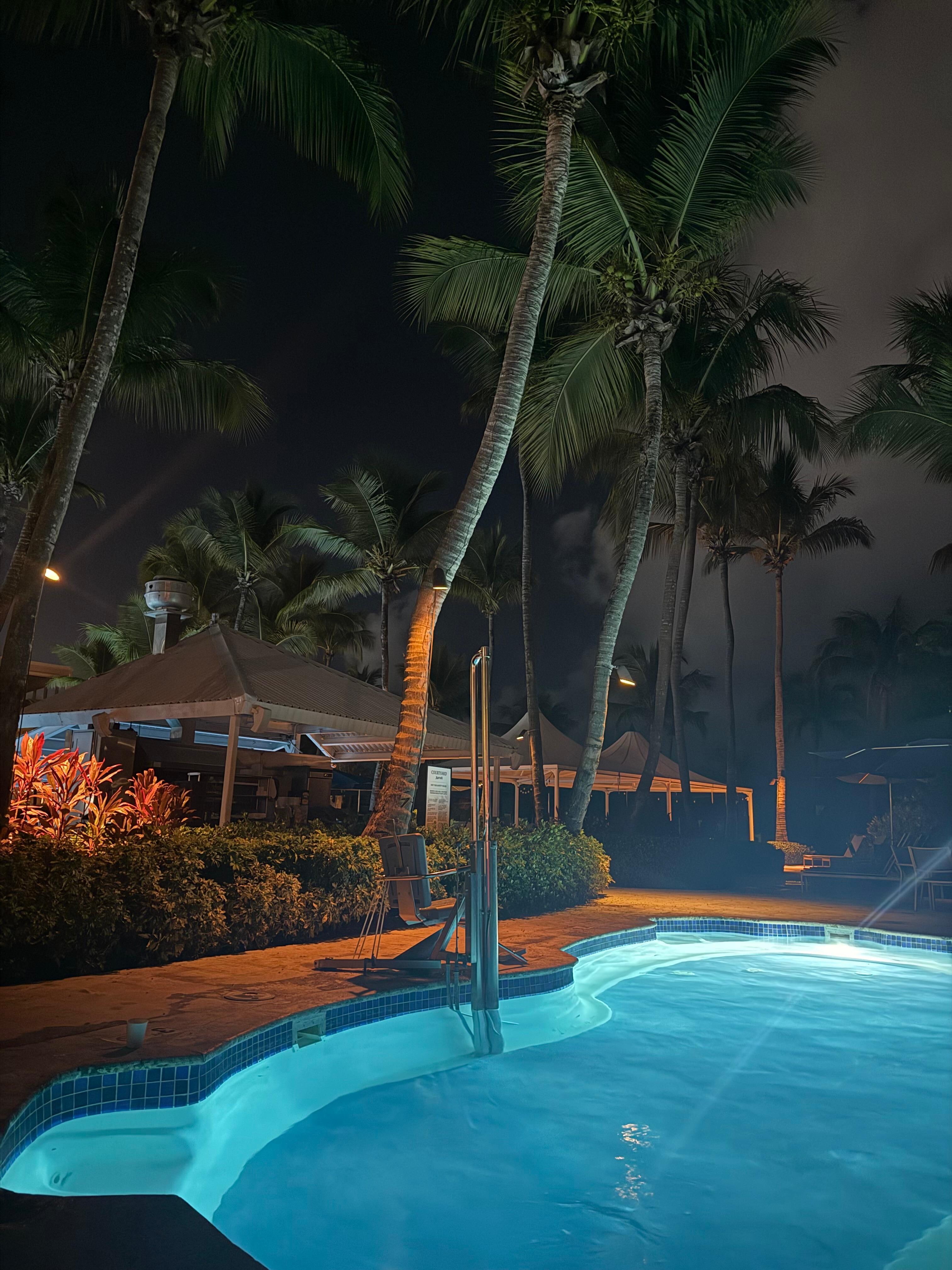 chillin by the pool at 1 am cause why not! 