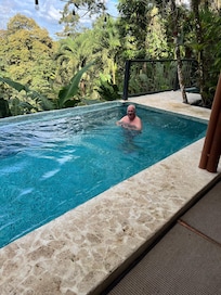 Infinity Pool & Hot Tub