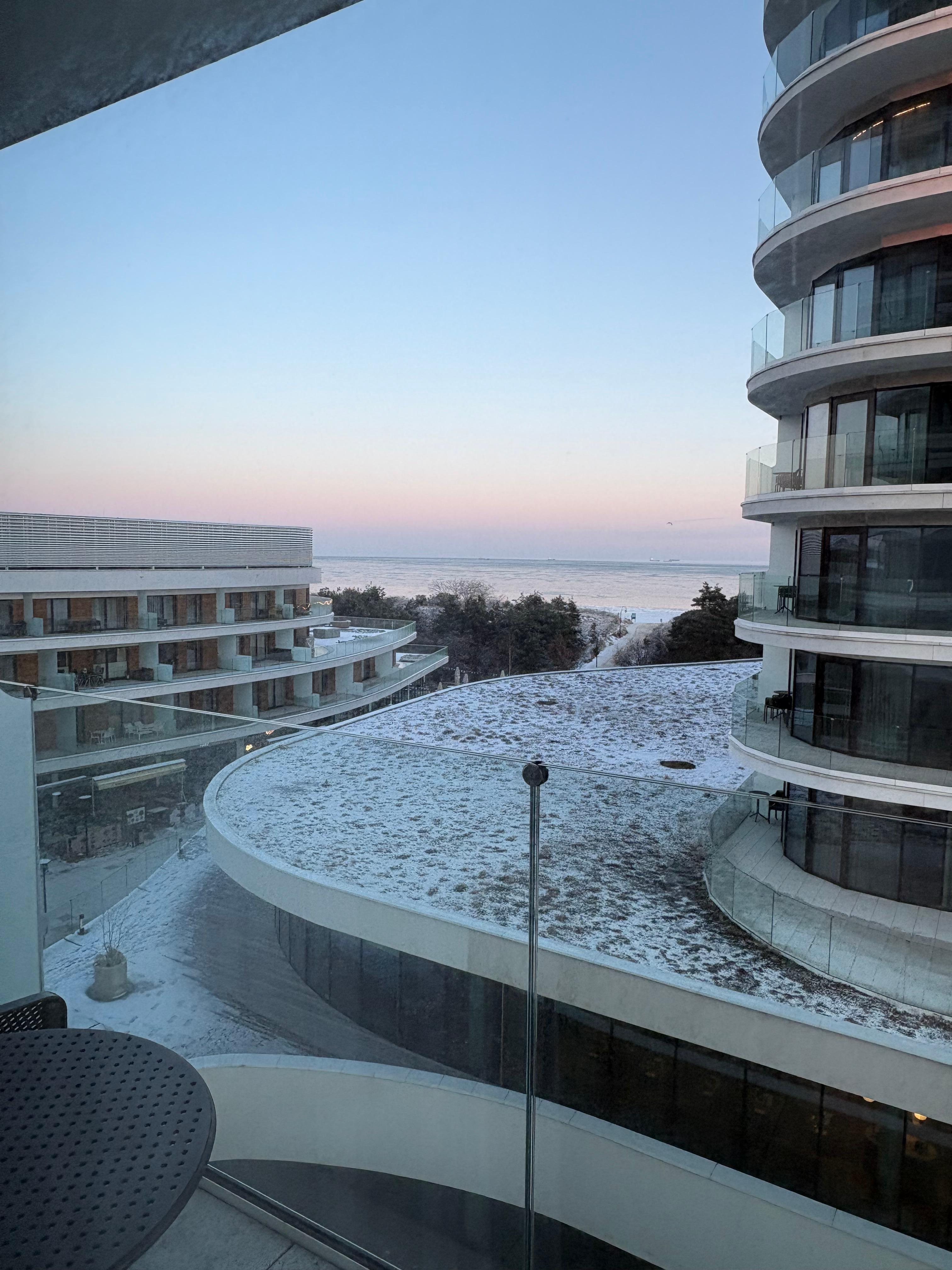 Im Prospekt sieht die über 500€ Suite mit dem Meerblick anders aus