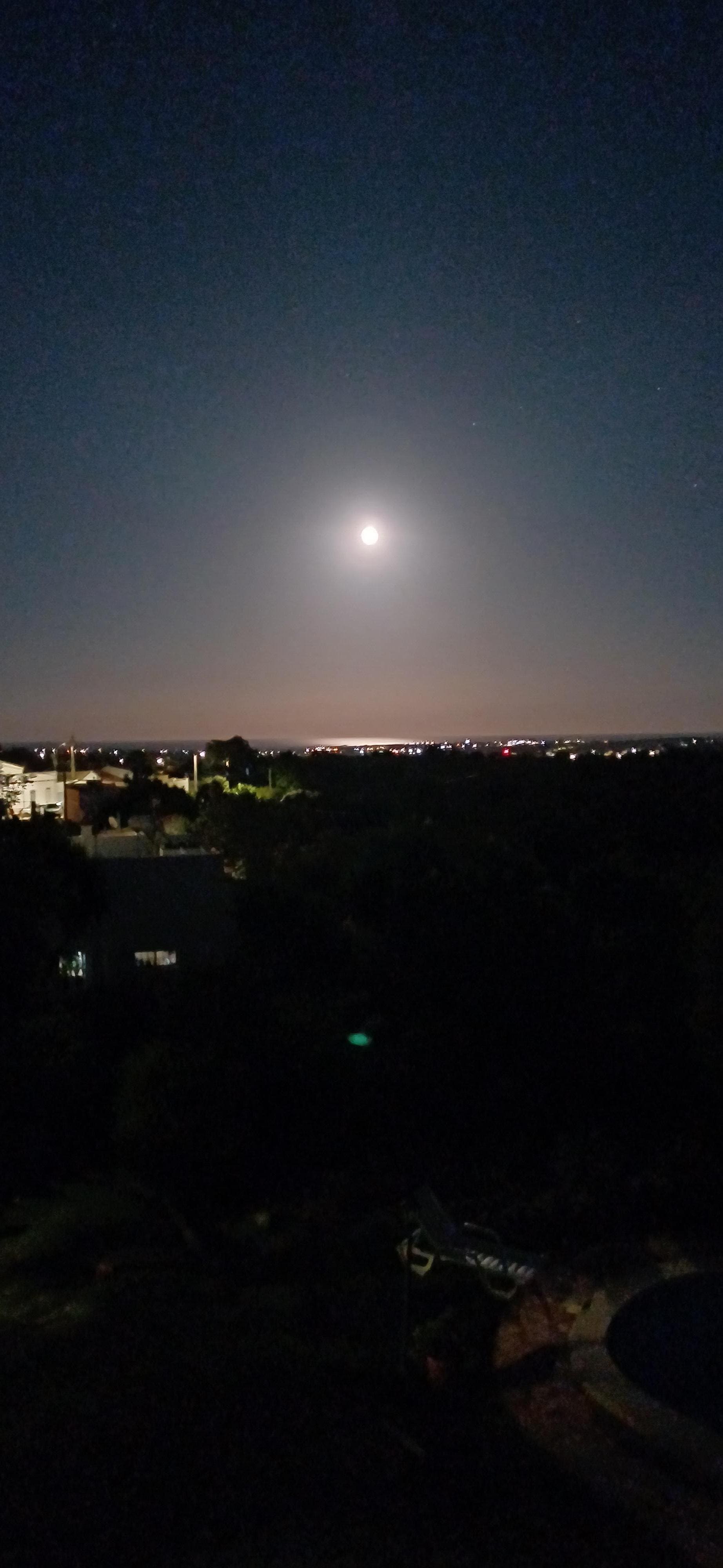 Aussicht abends vom Balkon aufs Meer 