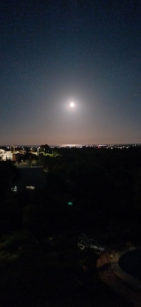 Aussicht abends vom Balkon aufs Meer