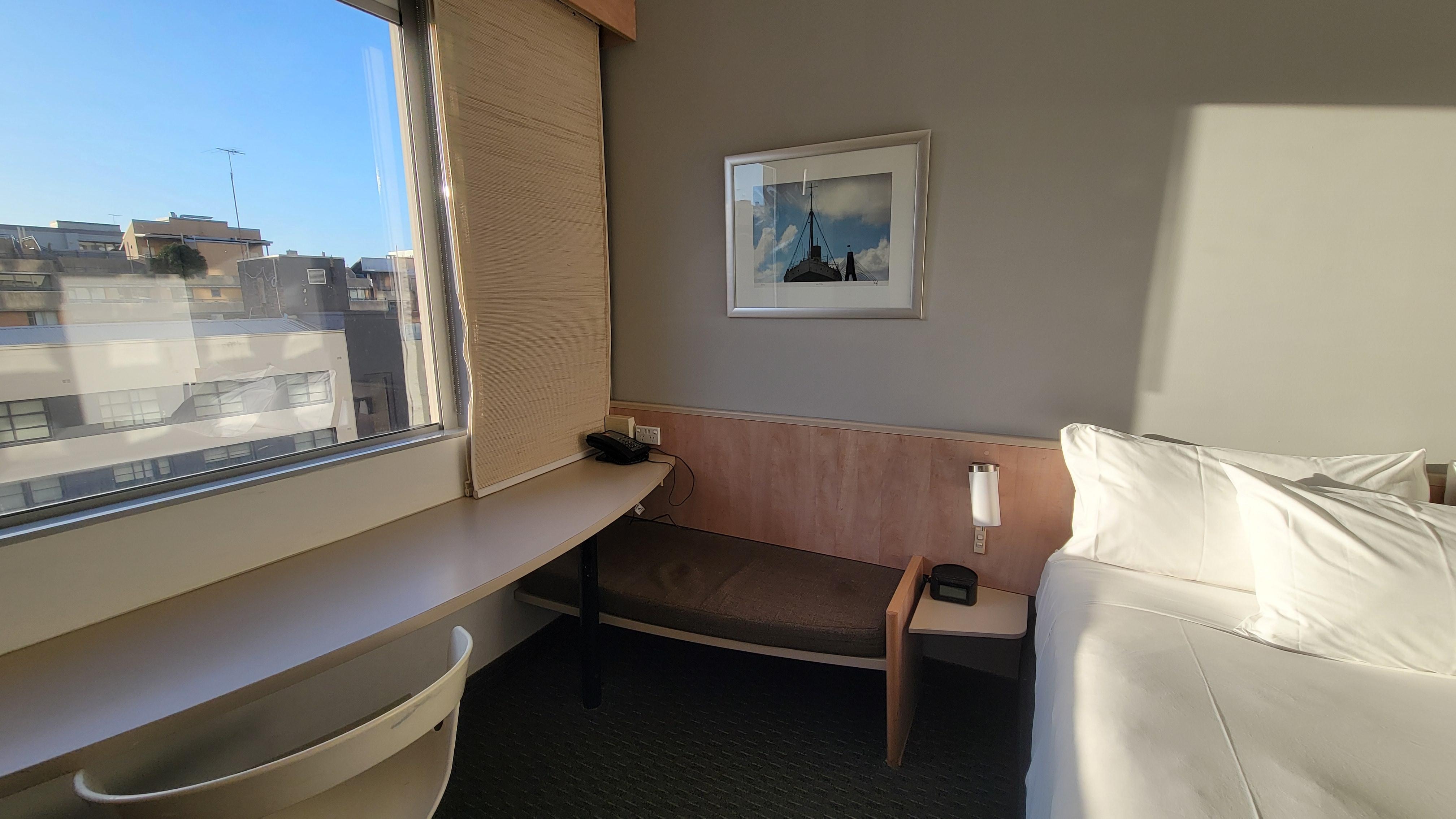 部屋そのものも狭かった