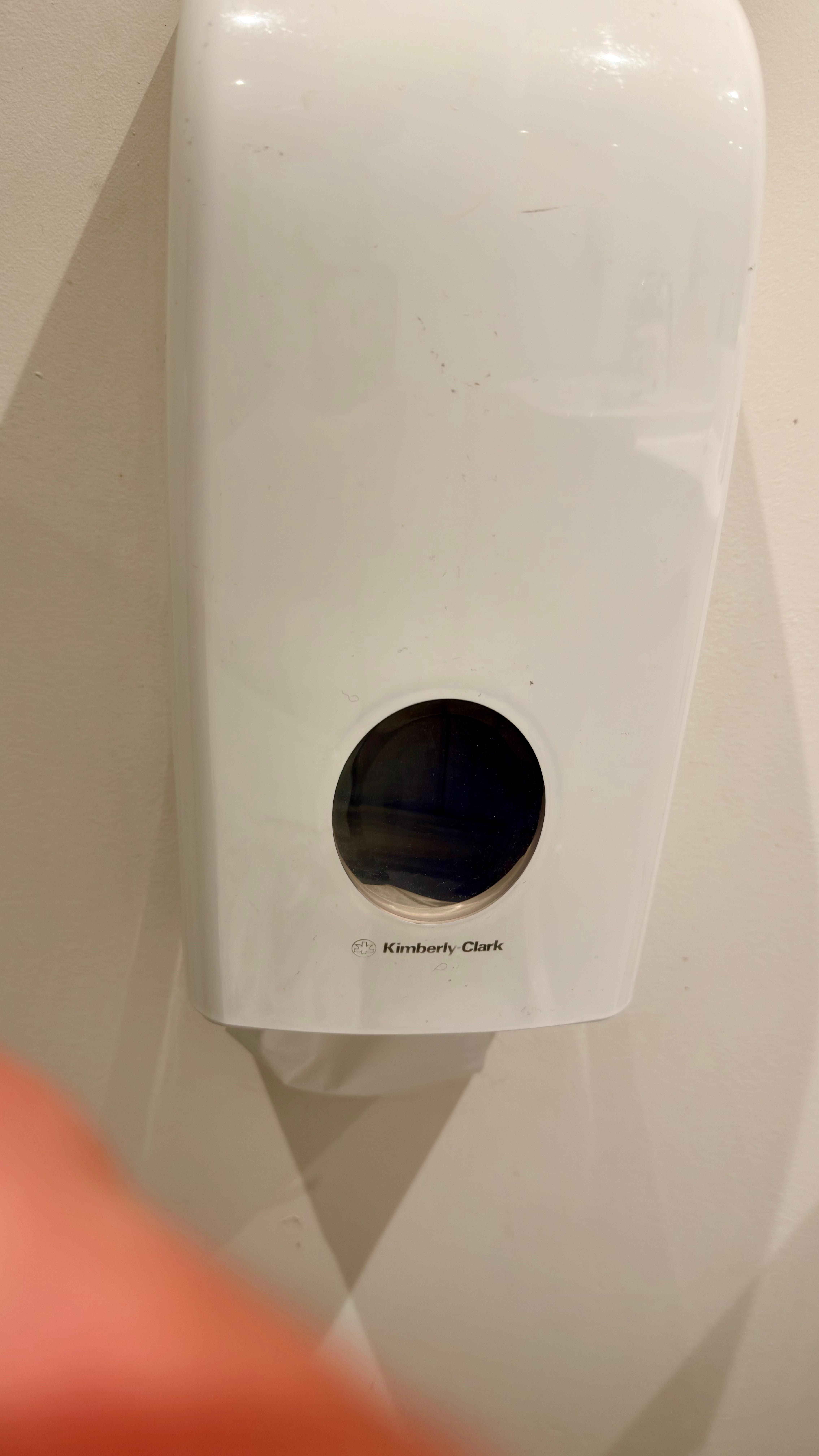 No tissue refill done during cleaning