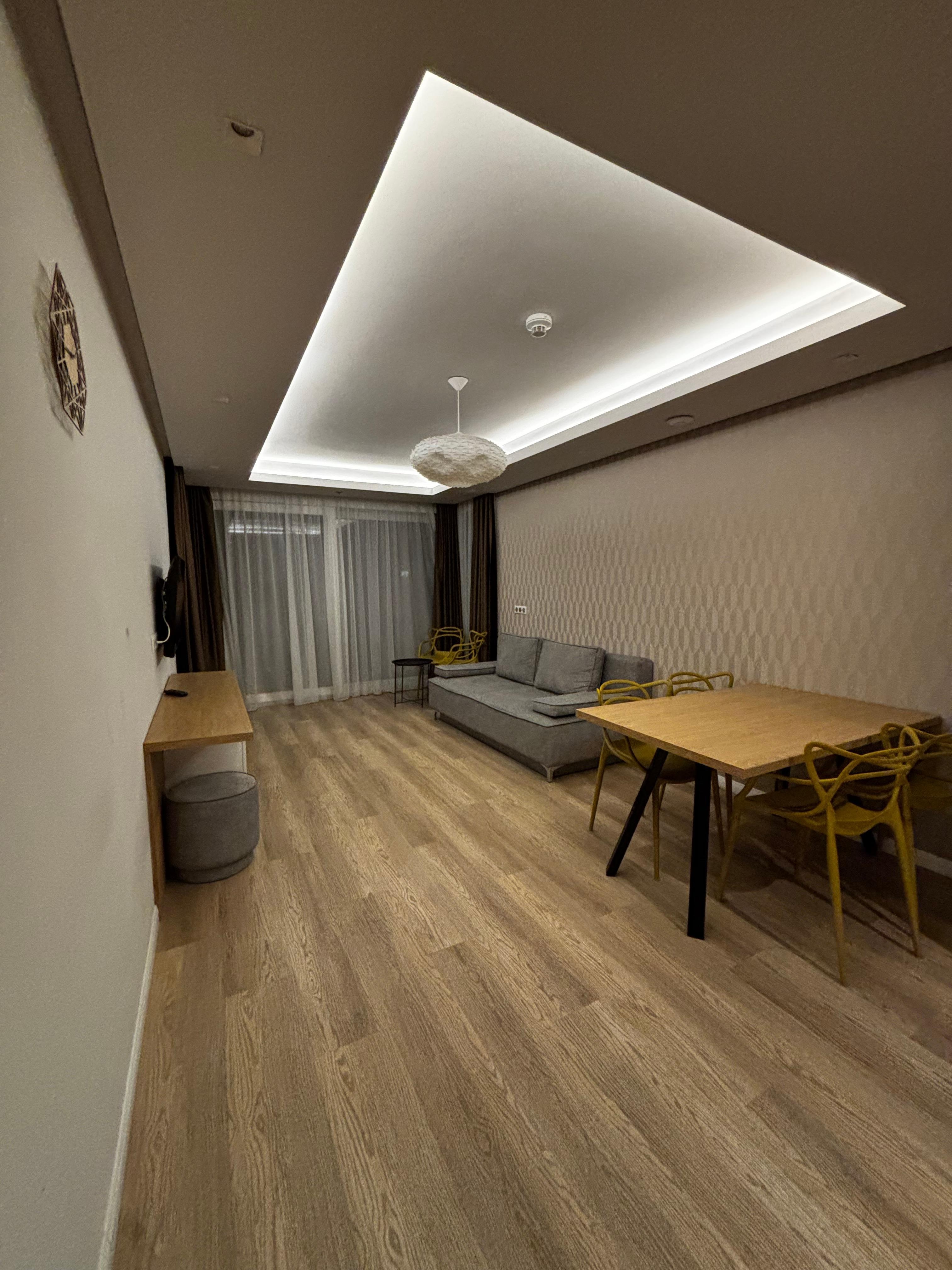 Living room/diner (open pls with kitchen)