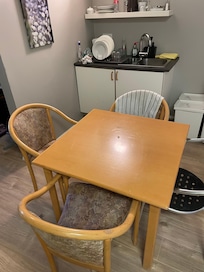 Table trop petite pour 7 personnes