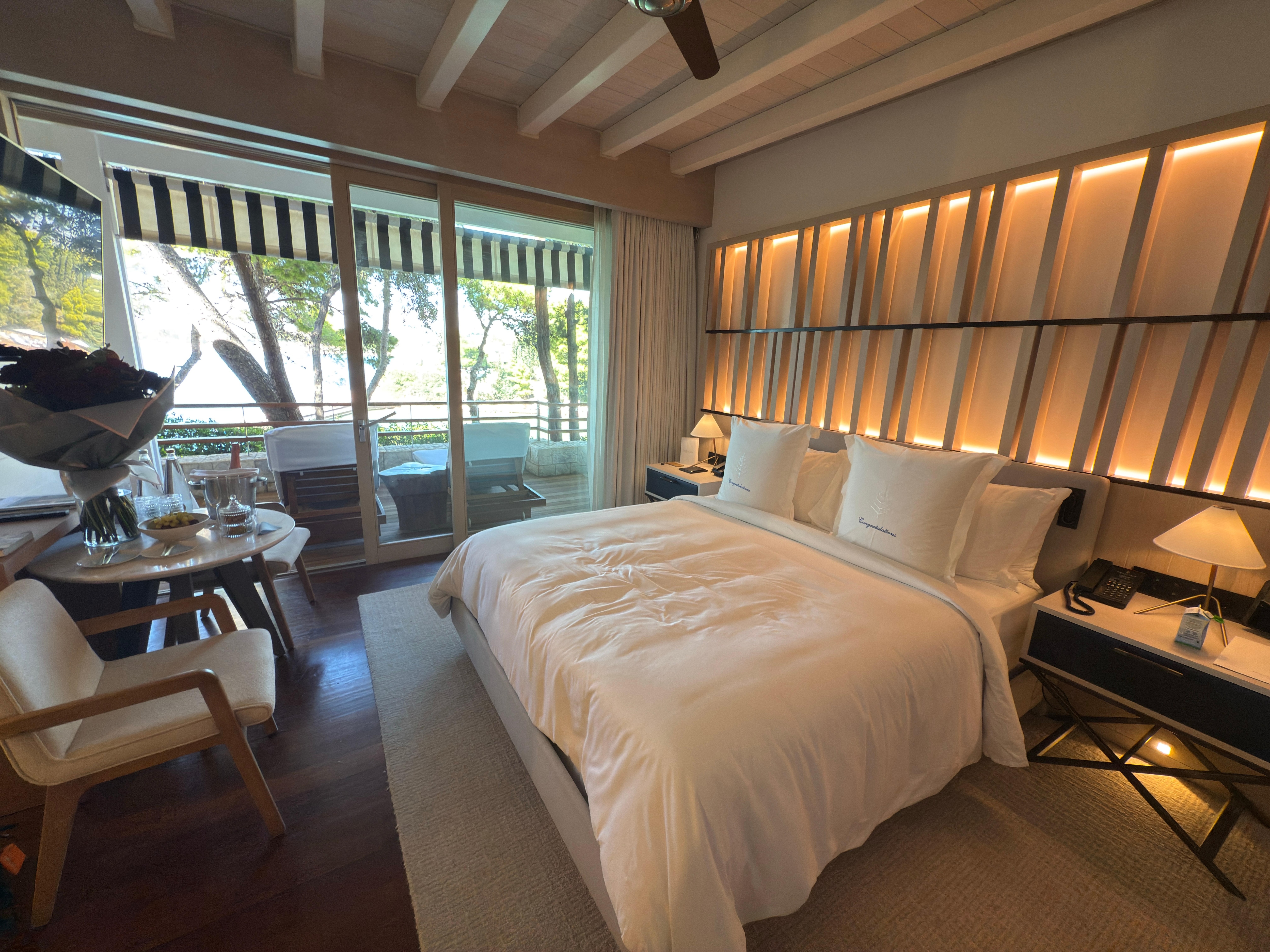 Bungalow by the beach with a king sized bed.