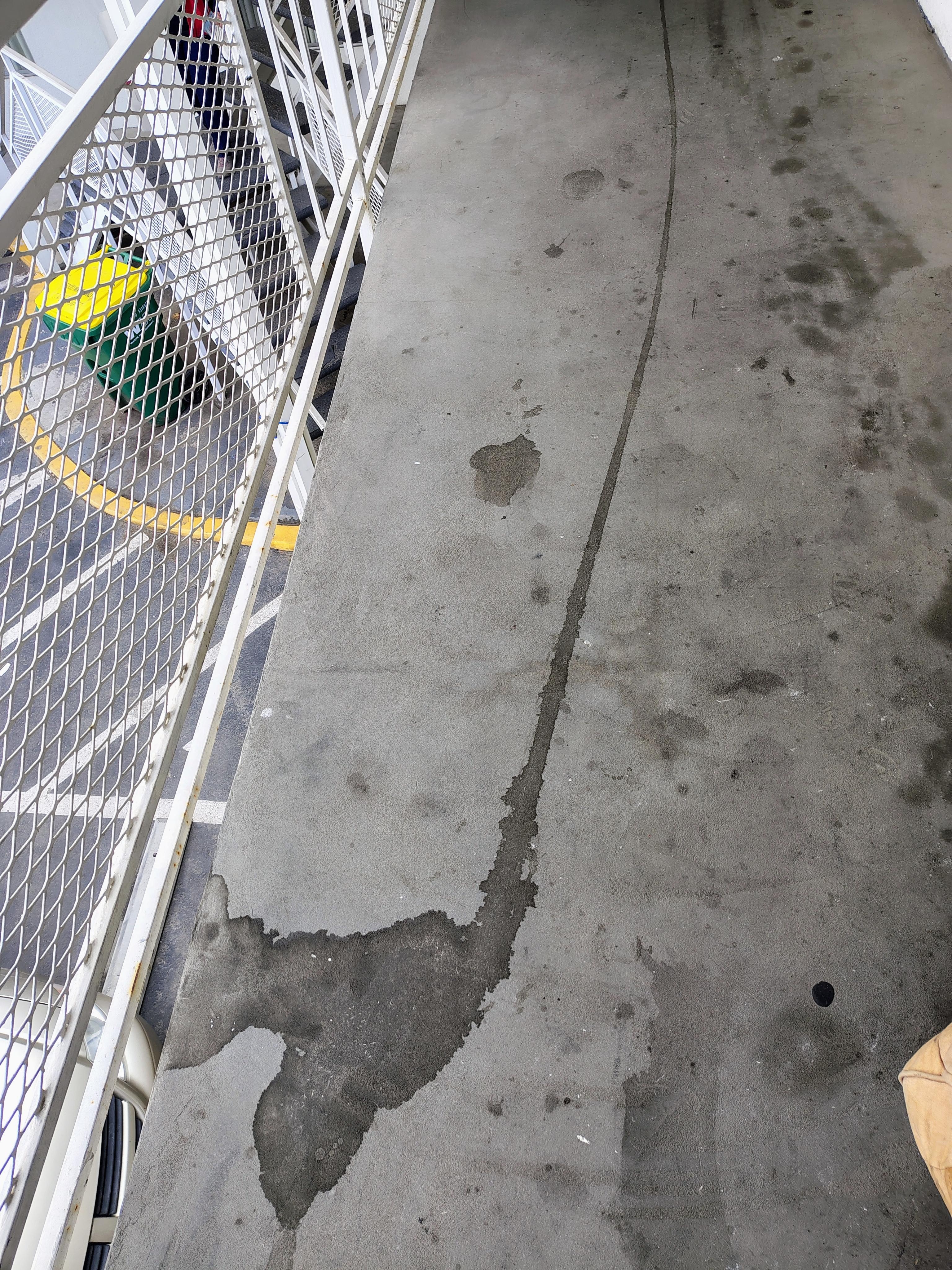 Garbage residue EVERYWHERE outside when you want to get to your room. 