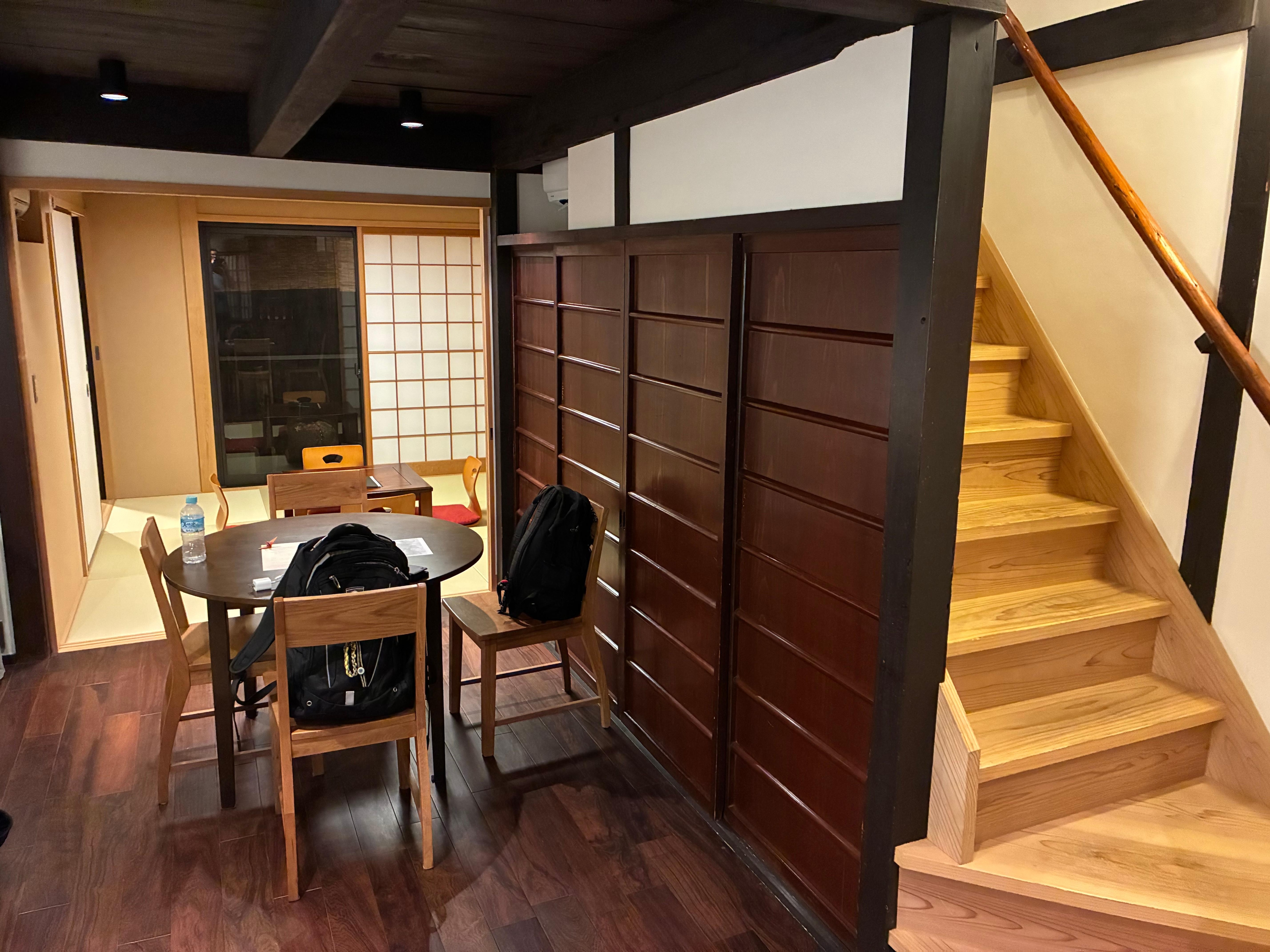 Dinning area between kitchen and tea room