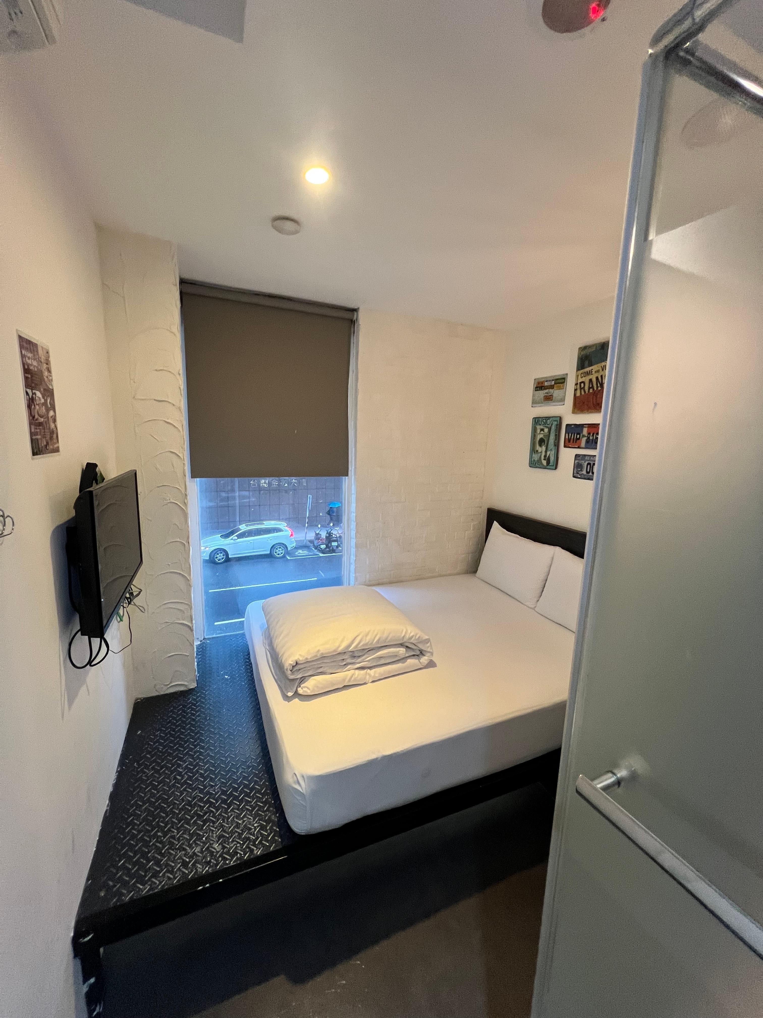 Vom Flur des Zimmers (03) aus gesehen.