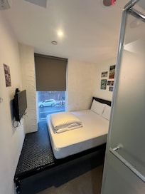 Vom Flur des Zimmers (03) aus gesehen.