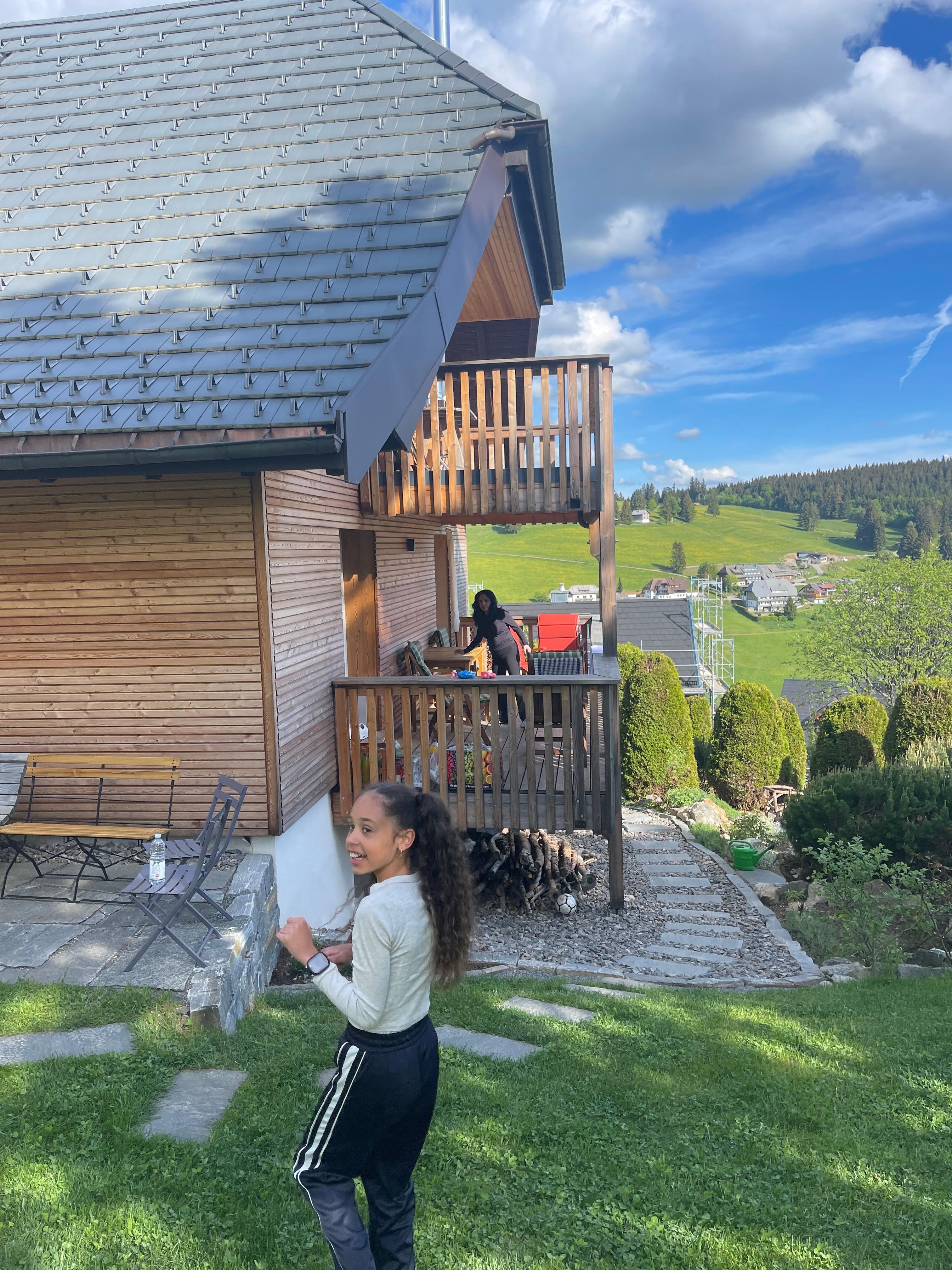 Großes Grundstück mit Platz zum Spielen 