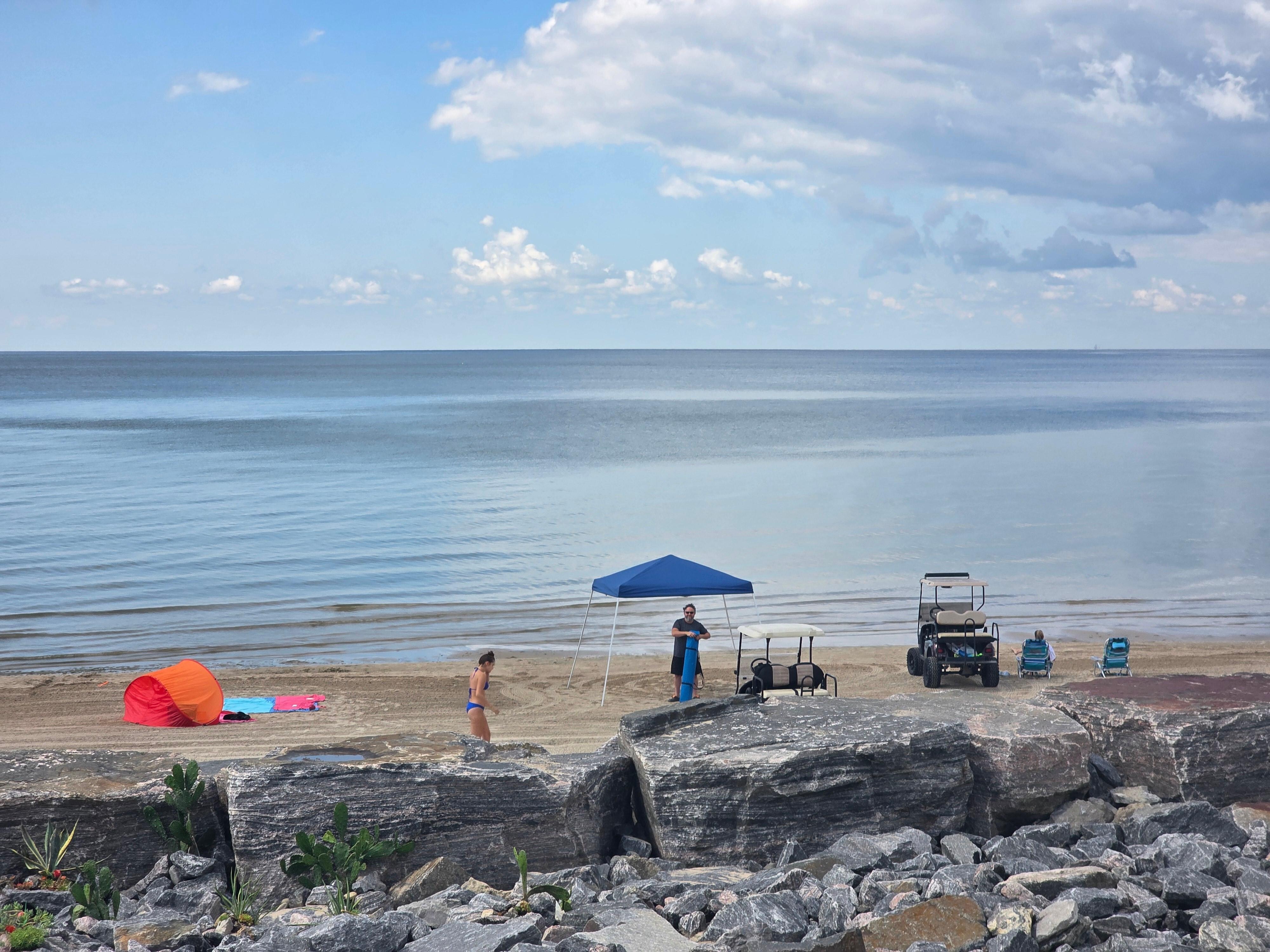 The beach was empty on Thursday at 4pm when we arrived. 