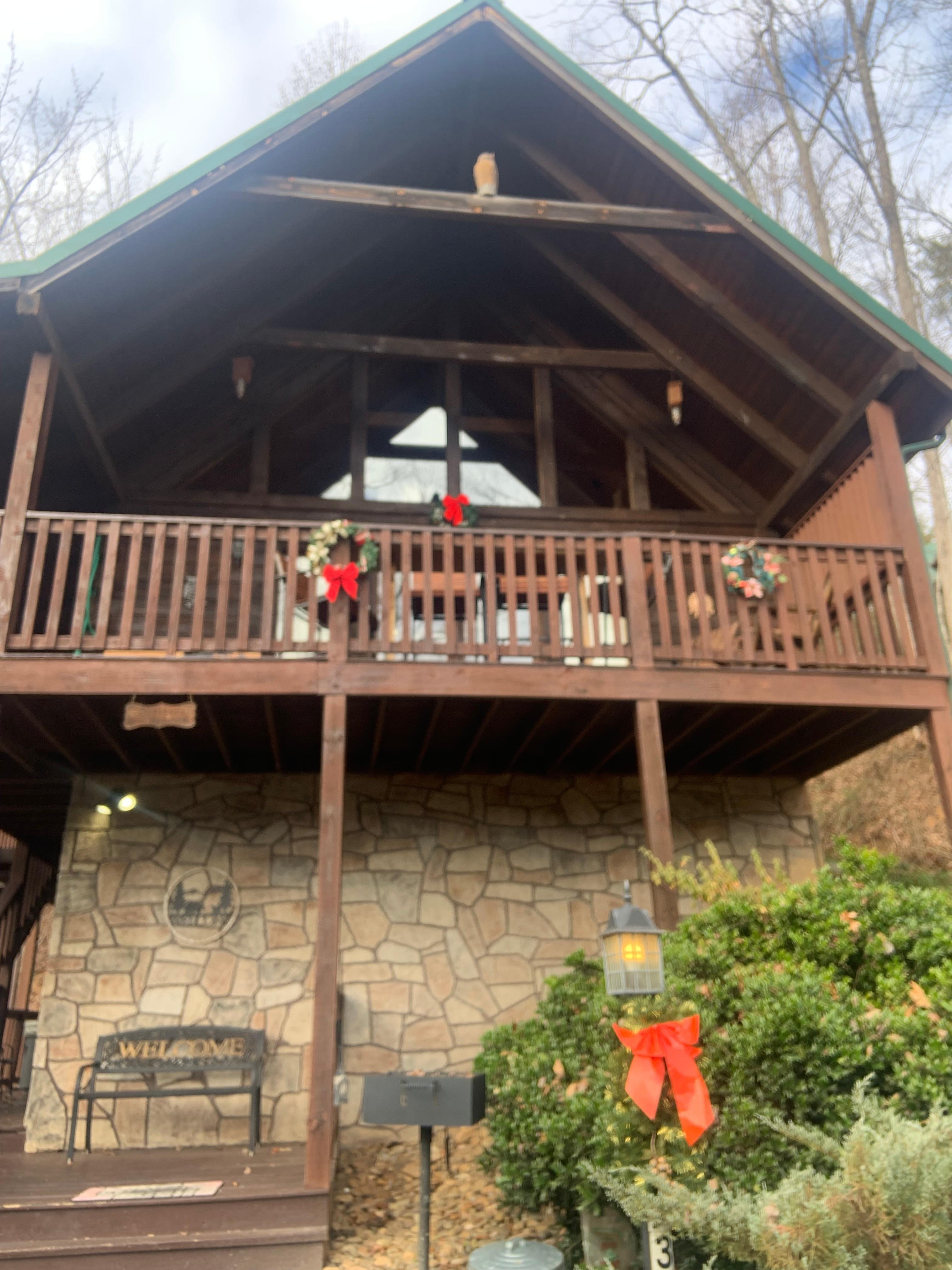 Cabin from the driveway. 