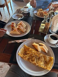 Complimentary breakfast. Was excellent. Their natural juices were good also.