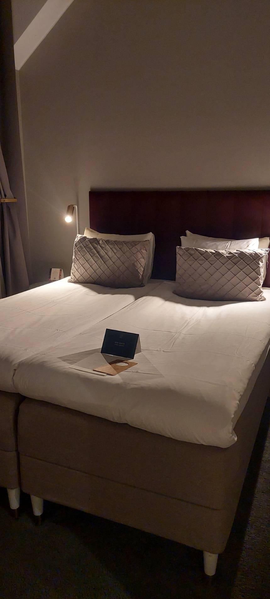 Mycket skön säng. Möjlighet att testa ut olika kuddar. 