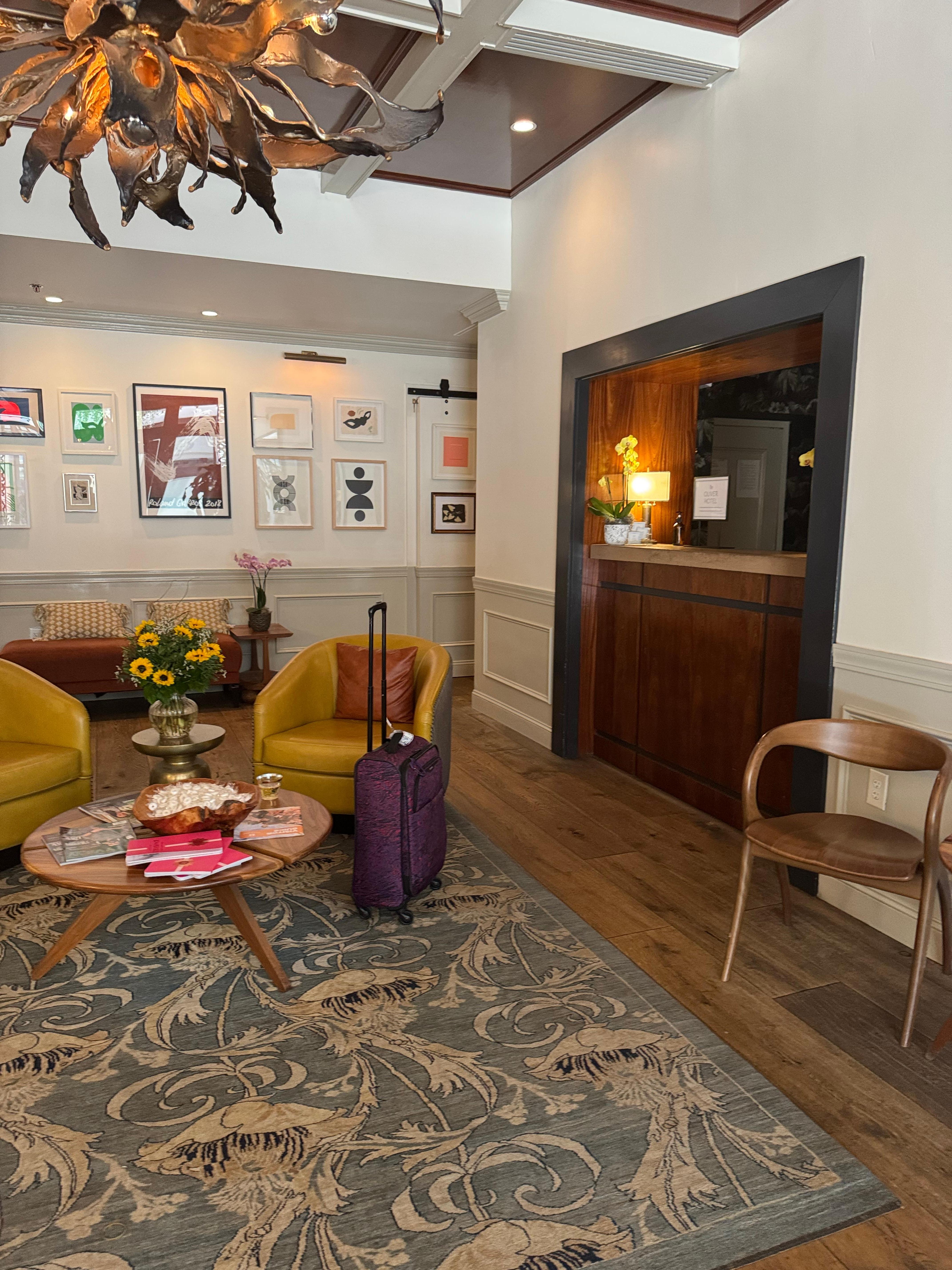 Front desk 