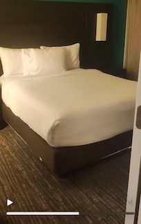 quarto/suíte de casal com cama queen