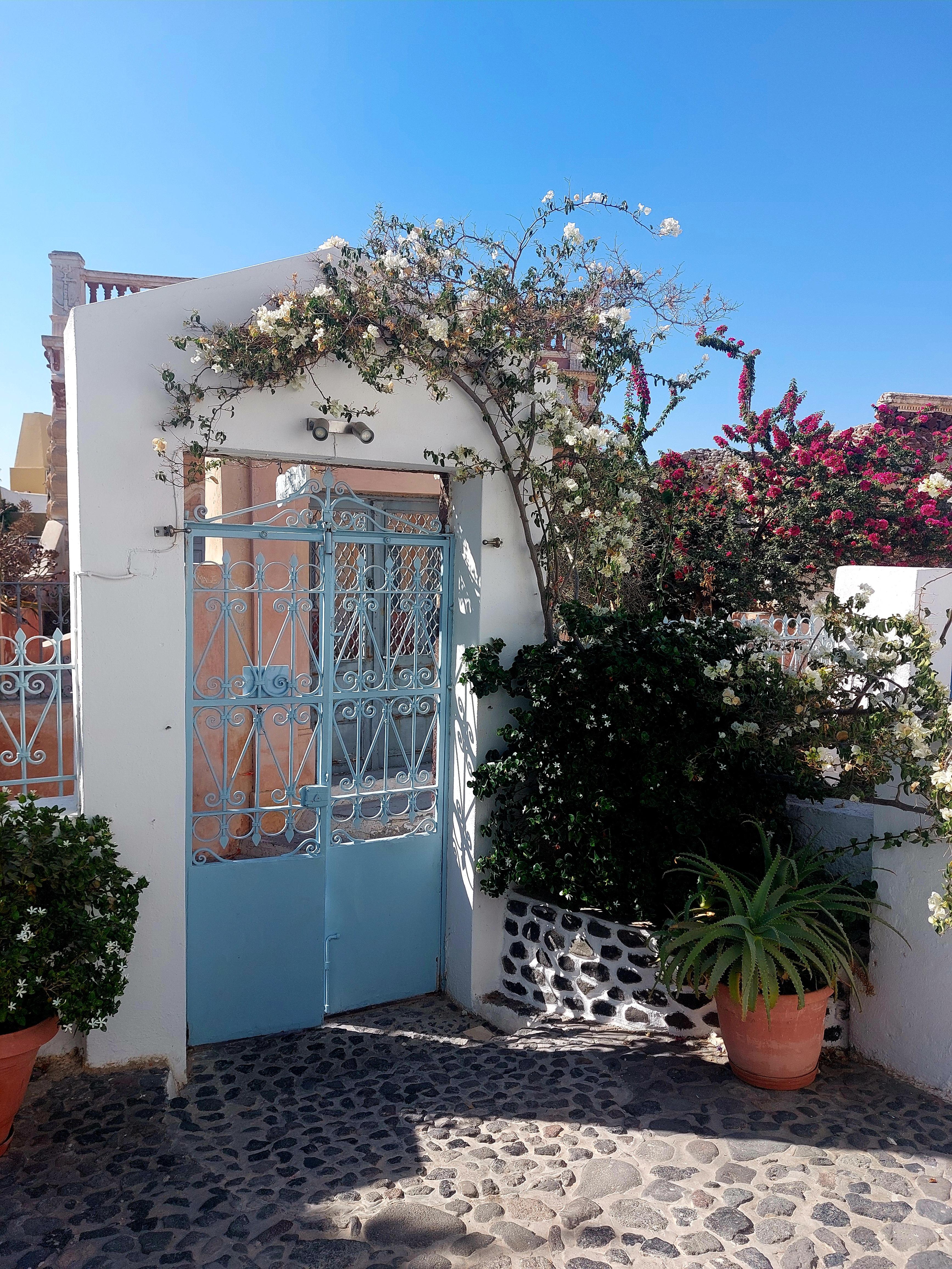 Une des entrées de l'hôtel