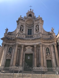 Historical buildings in walking distance