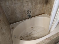 Etat de la baignoire/ douche qui fuyait