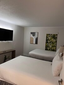 Beds were amazingly comfortable!!! Linens were so soft and “yummy” feeling.
