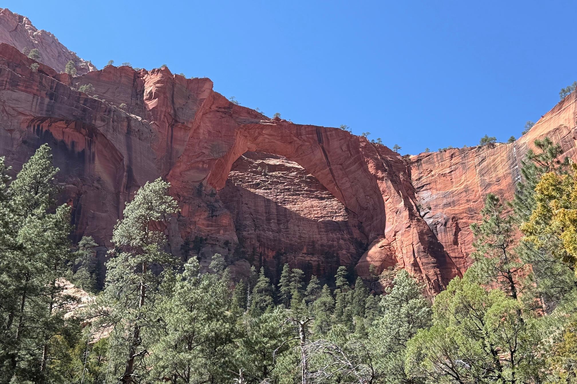 LaVerkin Creek Trail to Kolob Arch