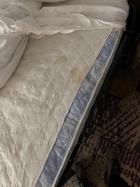 Whole pull out bed had stains everywhere. Didn’t even want to put a kid on it.