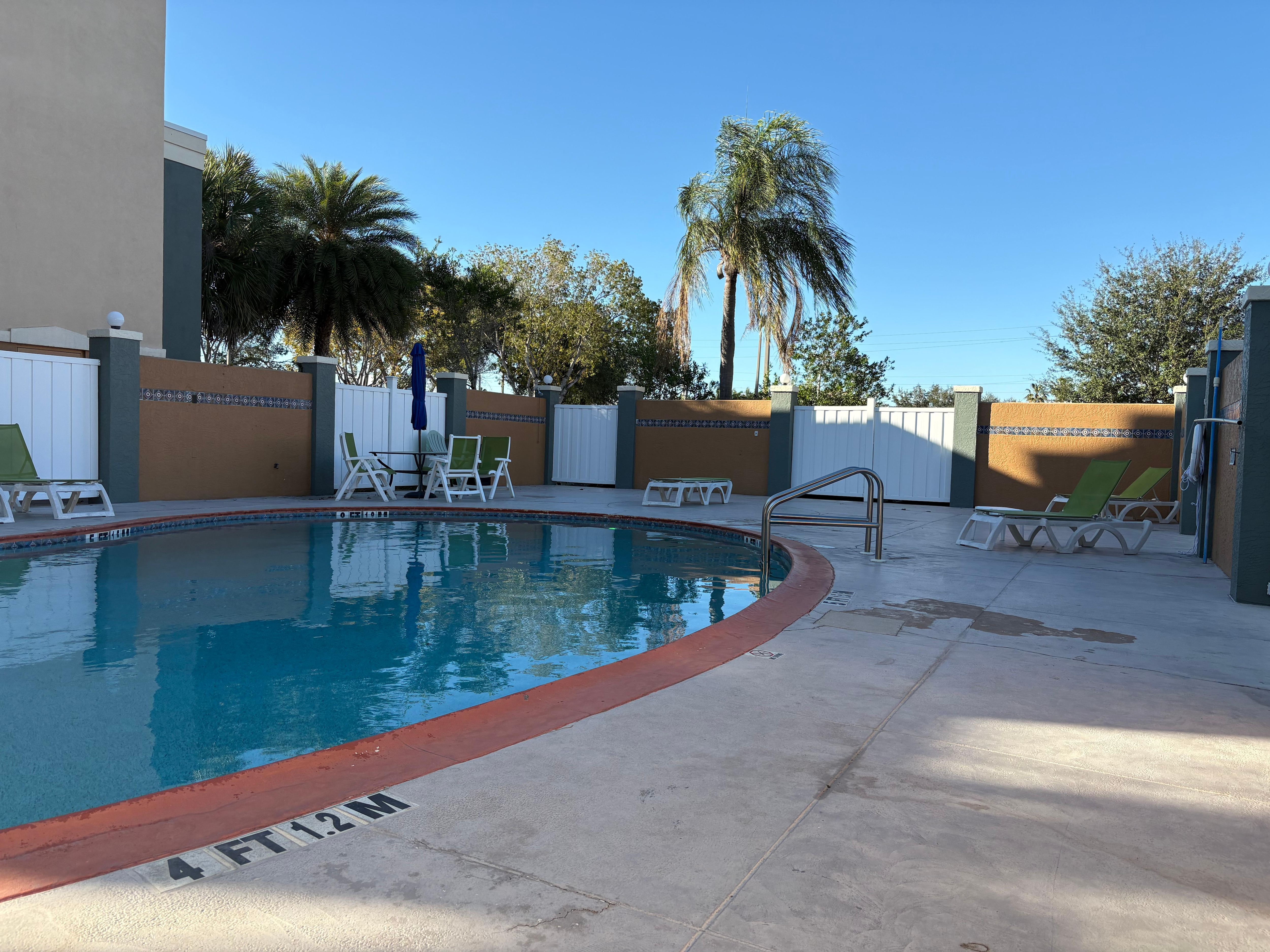 Pool was well kept and clean
Ample lounge chairs