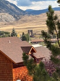 View frim porch to Yellowstone Arch entry