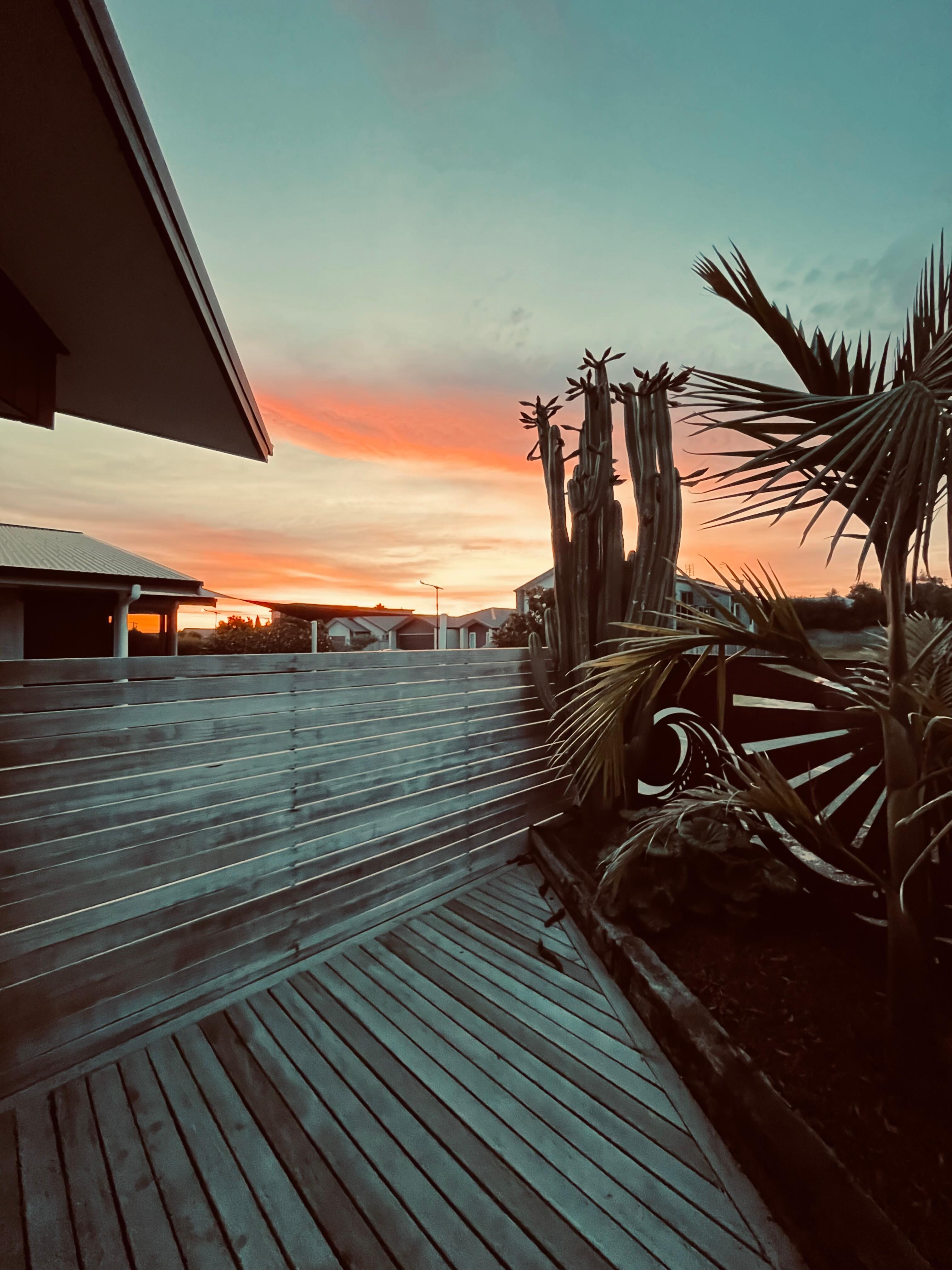 Lovely evenings out in the deck and garden area