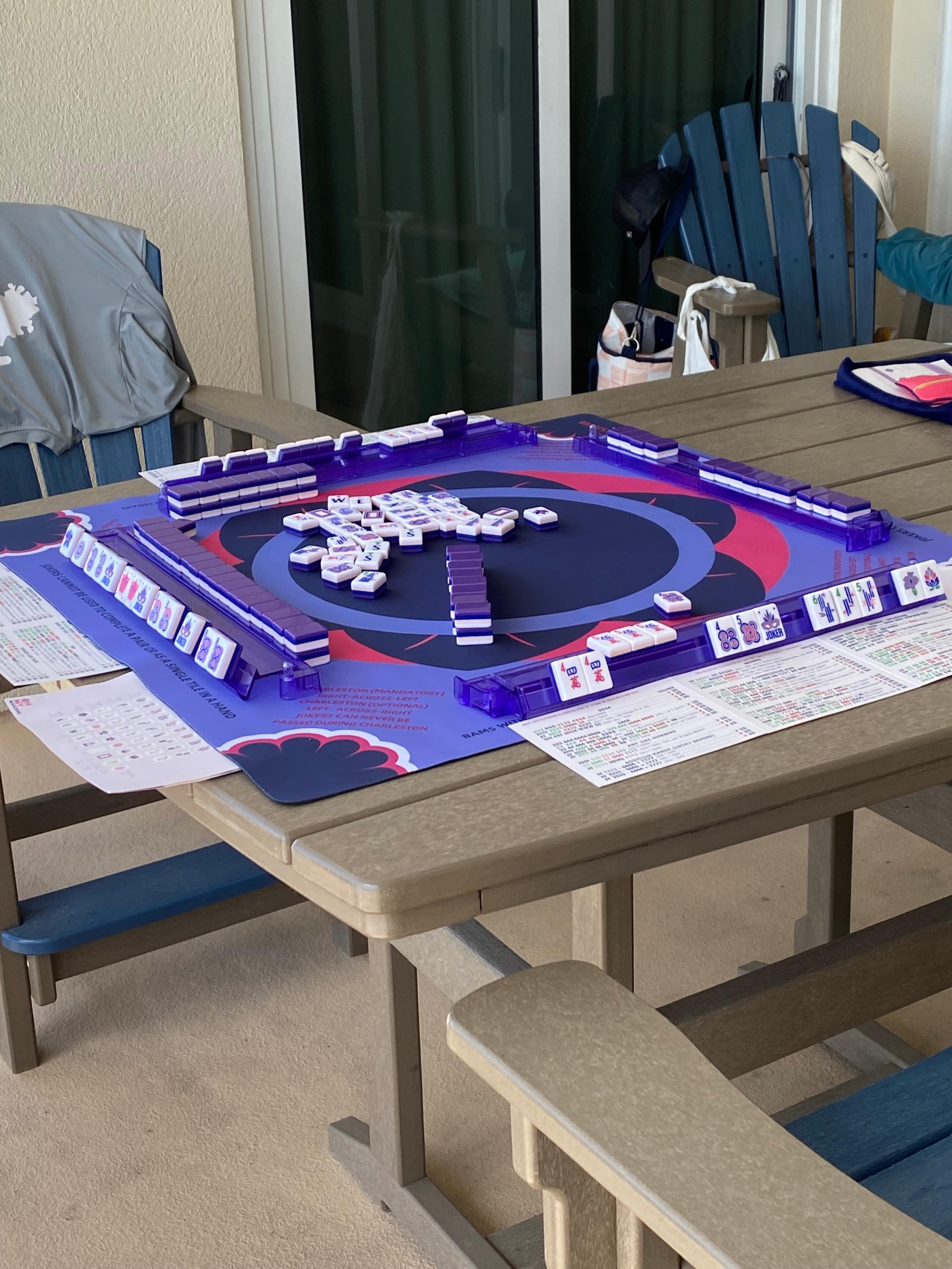 Mahjong and coffee in the early morning