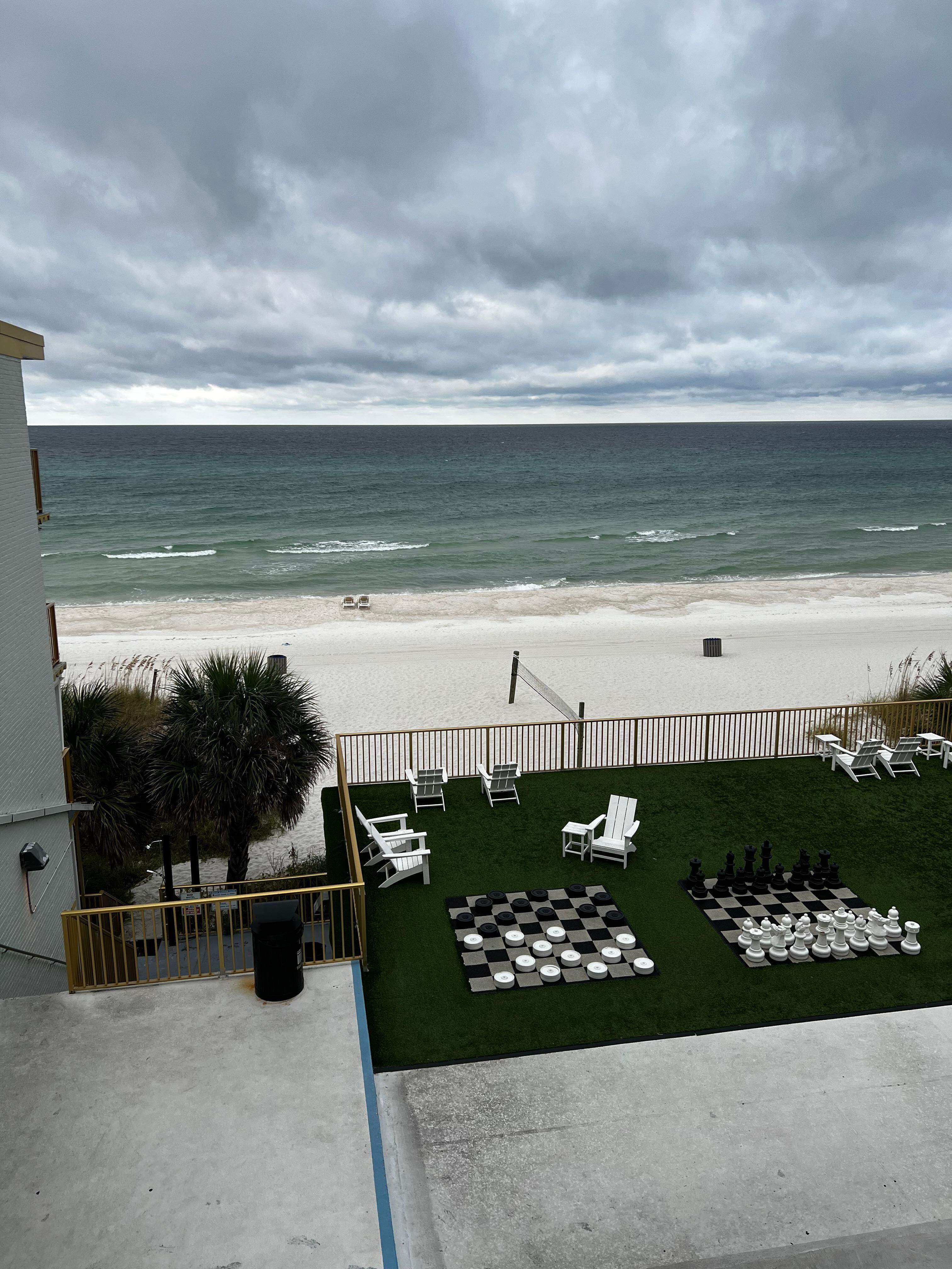 Courtyard view from 432