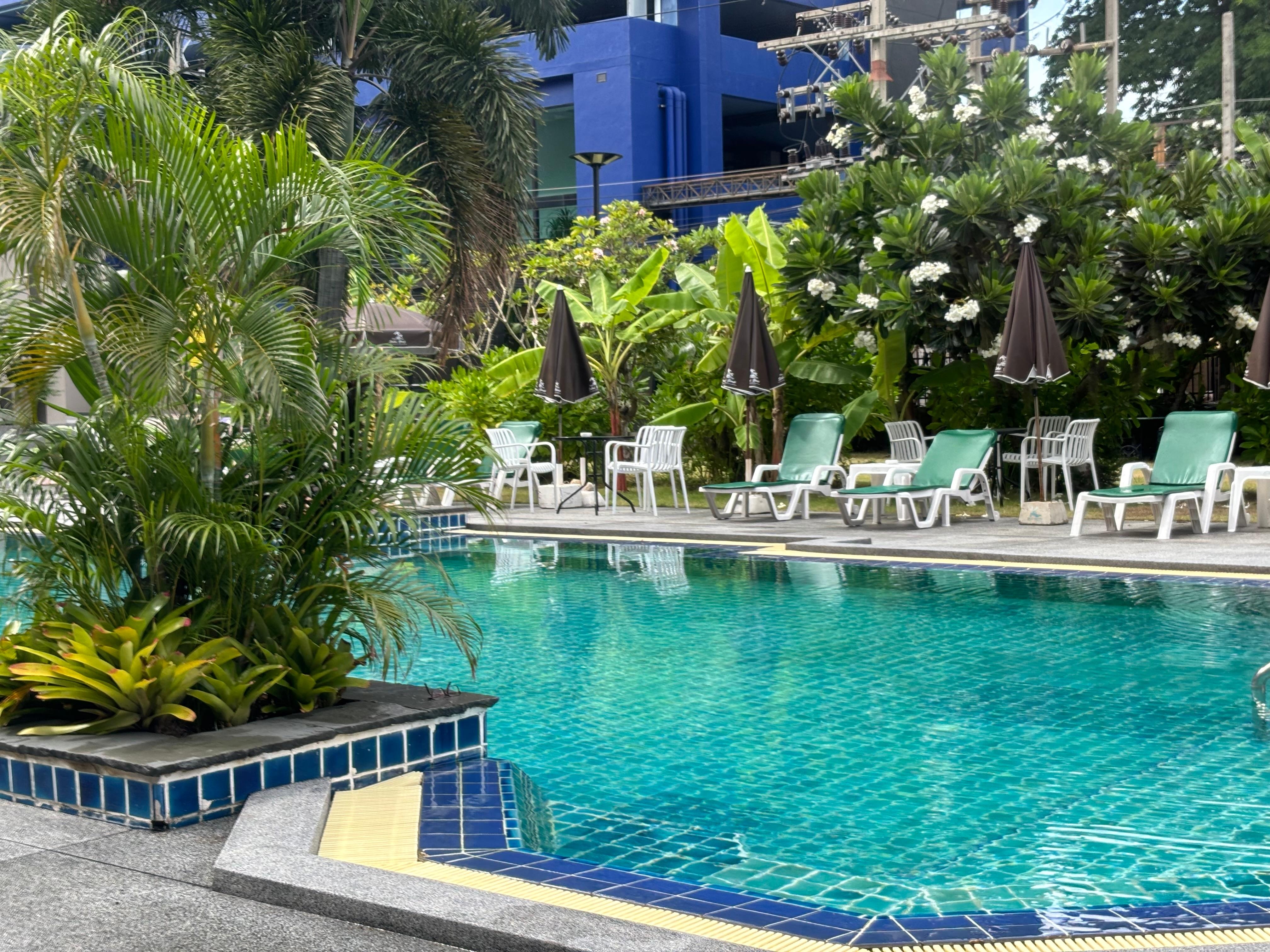 グループホテルのプール　目の前です