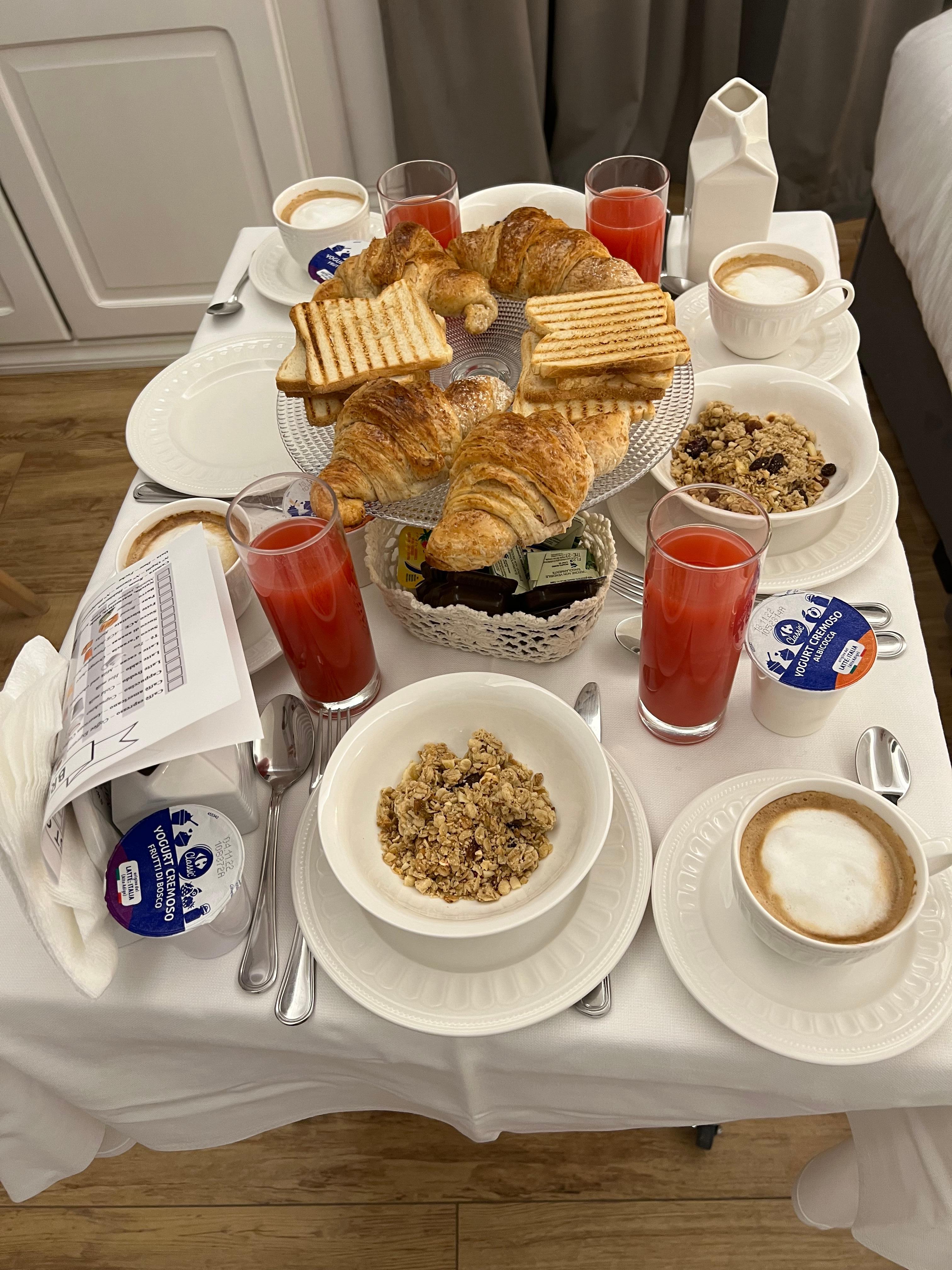 Great breakfast served in room