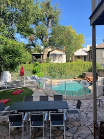 Great outdoor space!