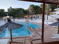 Pool mit dem tollen Ausblick