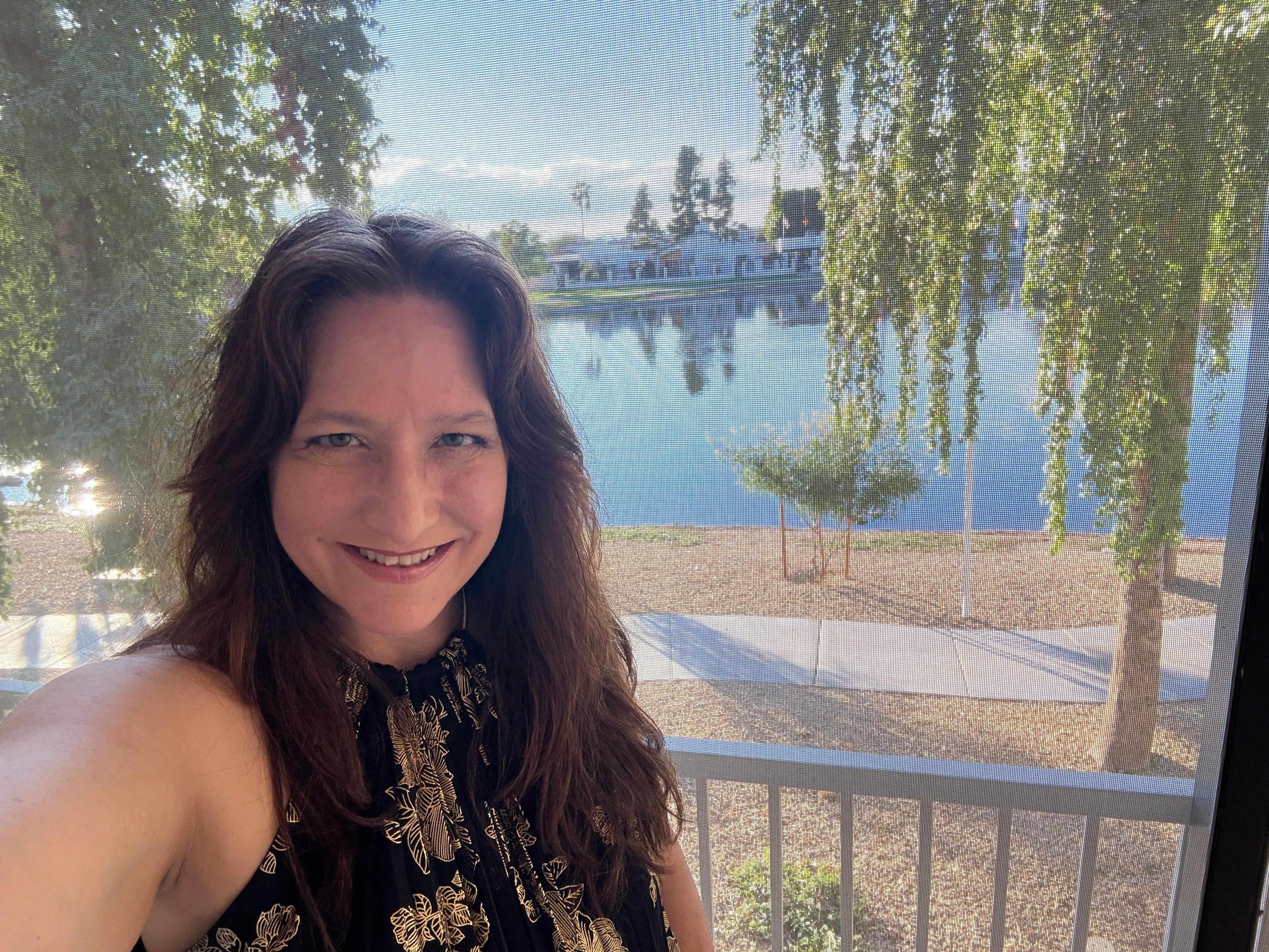 Screened in patio (no bugs or birds!)