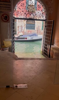 This is the area where you walk up to your room