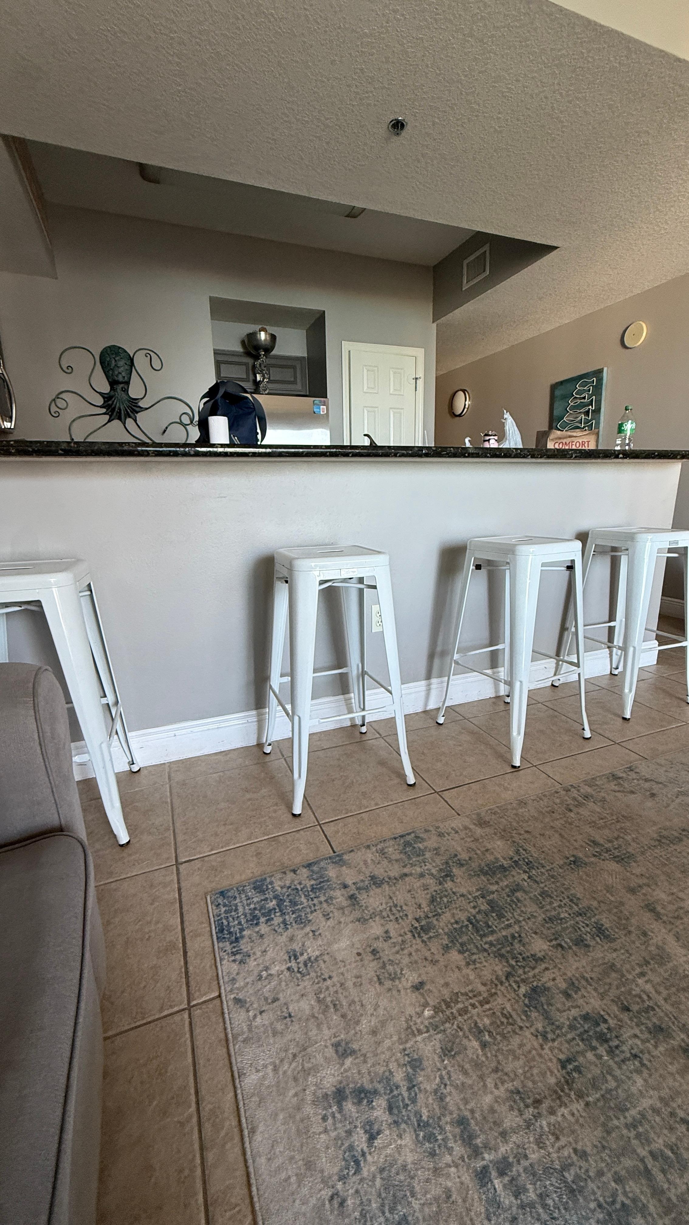 Kitchen seating area